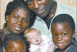 黑人爆料结婚女孩视频,揭秘结婚女孩视频背后的惊人真相