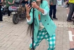网红爆料地摊视频播放,地摊视频背后的火爆现象
