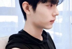 爆料娱乐圈肖战王一博关系,友情还是另有隐情？